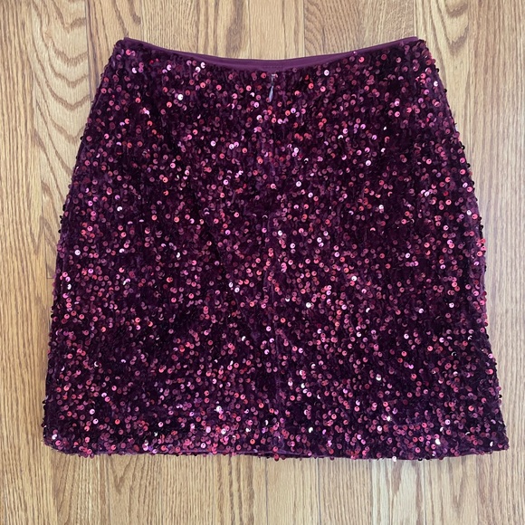 Maroon Sequin Mini Skirt - Picture 2 of 4